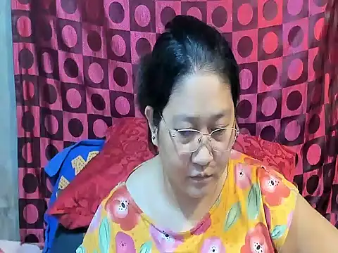 Show modela CHUBBY_ANGEL09 na web-kameri