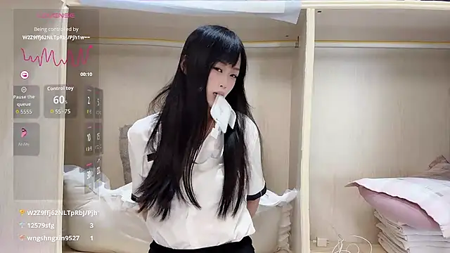 yueyue2003 在線直播表演