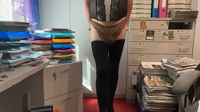 HMStraps01 Webcam Show