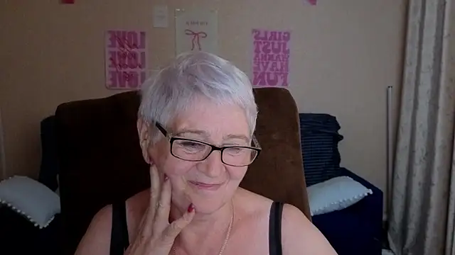 Chat +18 de Sandra_Snowflake ao vivo
