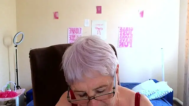 Sandra_Snowflake's Live XXX Chat