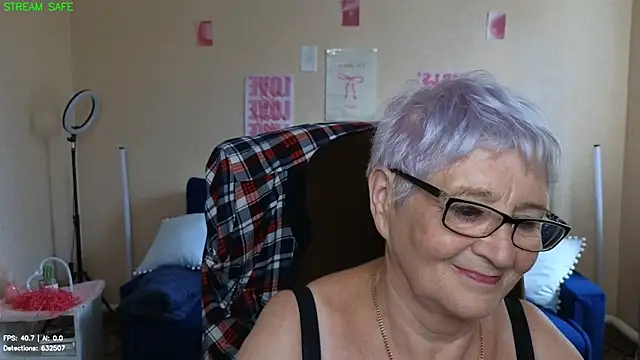 Chat XXX en directo de Sandra_Snowflake
