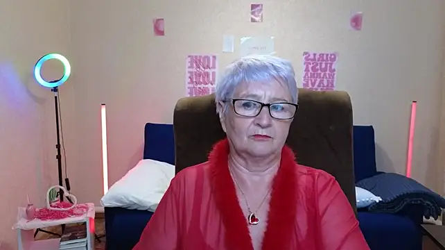 Sandra_Snowflakeのウェブカメラショー