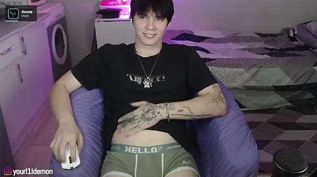 Вебкам-шоу yourlildemon