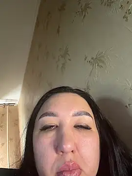 Naughtbaby_2025 Adlı Modelin Canlı XXX Sohbeti