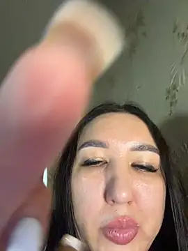 צ'אט XXX בשידור חי של Naughtbaby_2025