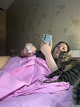 Naughtbaby_2025 élő XXX-chatje