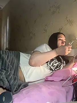 Naughtbaby_2025 Obrolan Langsung XXX