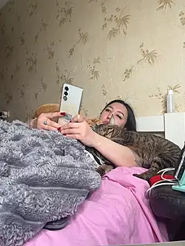 Naughtbaby_2025 élő XXX-chatje