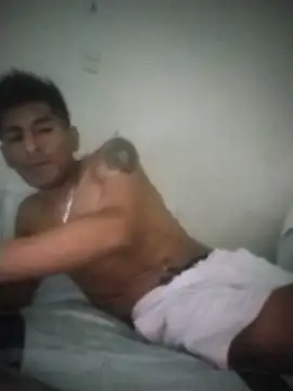 LeonRoots Pertunjukan Webcam