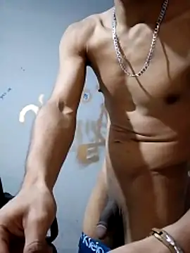---Leon--- Show in webcam