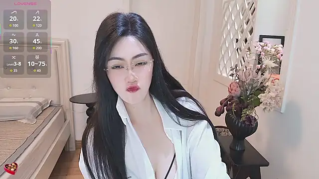 micromicro--'s Live XXX Chat