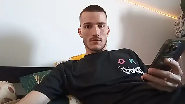 yoyoboy988 Webcam show