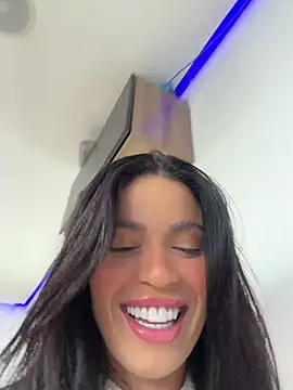 Rafaellaz Show in webcam