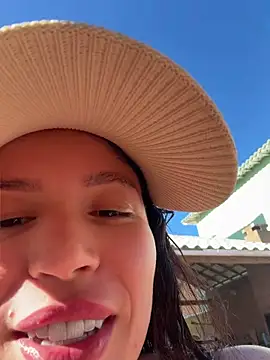 Rafaellaz Show in webcam