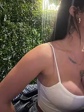 Rafaellaz webcam show