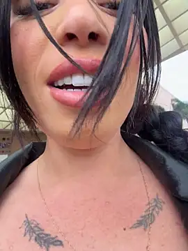 Rafaellaz webcam show