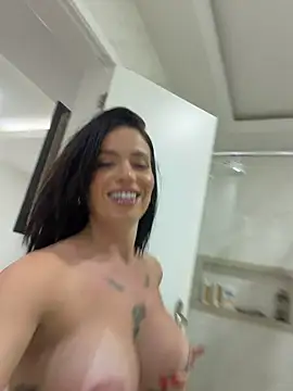 Show de Rafaellaz na webcam