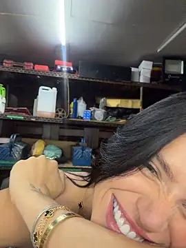 Pertunjukan Kamera Web Rafaellaz