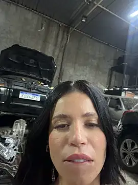 הופעת וובקאם של Rafaellaz