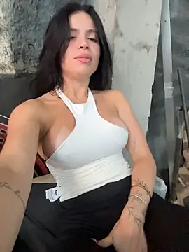Rafaellaz Show in webcam