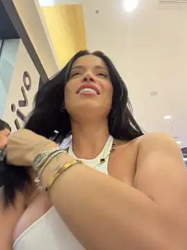 Show de Rafaellaz na webcam