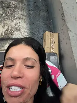 XXX chat uživo modela Rafaellaz