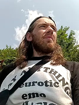 Explosive_andyy: διαδικτυακό σόου στην κάμερα