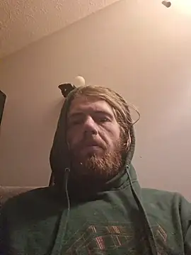 Explosive_andyy Show in webcam