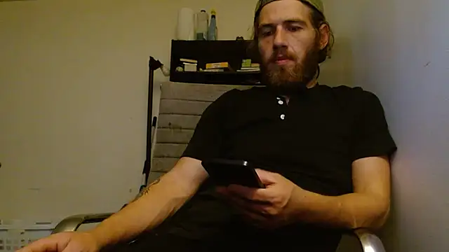Explosive_andyy Show in webcam