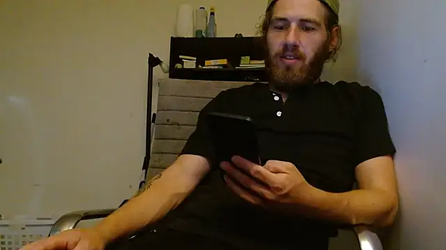 Explosive_andyy Show in webcam