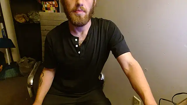 Explosive_andyy Show in webcam