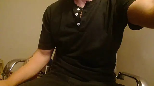 Explosive_andyy Show in webcam