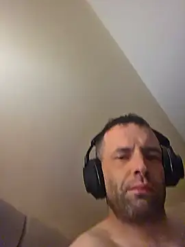 Nidge251 Show in webcam