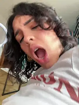 Alice_surprise Pertunjukan Webcam