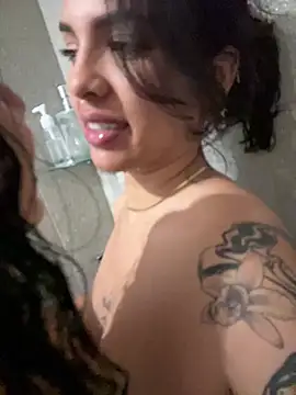 Pokazy przed kamerką – Alice_surprise
