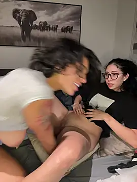 Pokazy przed kamerką – Alice_surprise