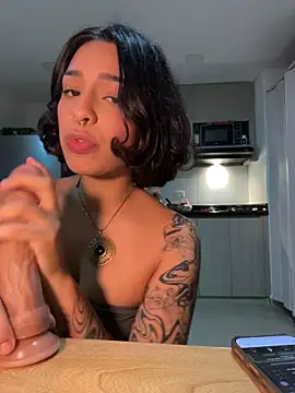 Show modela Alice_surprise na web-kameri