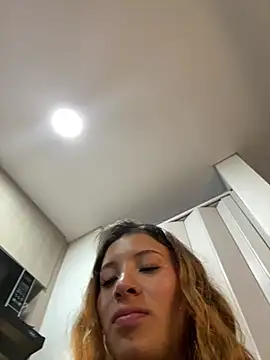 Alice_surprise 在線直播表演