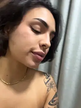 Alice_surprise's Webcam Show