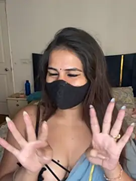 Sexy_Madhurii Adlı Modelin Canlı Sohbet Odası