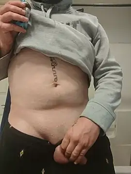 Cummaker69 Show in webcam