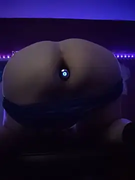 Cummaker69 Show in webcam