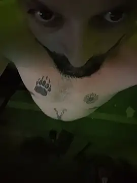 Cummaker69's Webcam Show