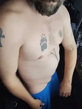 Cummaker69's Webcam Show