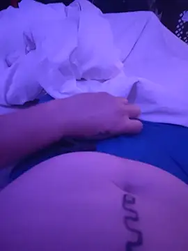 Cummaker69 Show in webcam