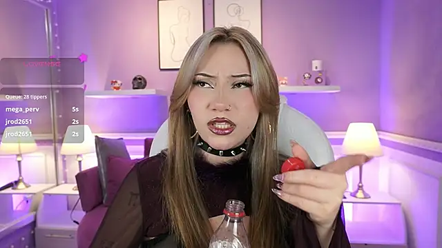 Živý XXX chat SaharaKramer