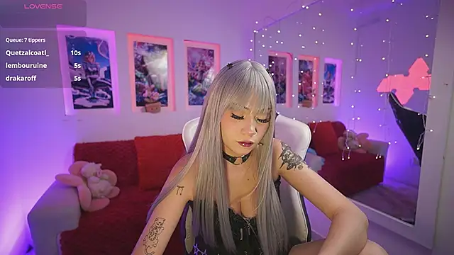 Chat +18 de SaharaKramer ao vivo