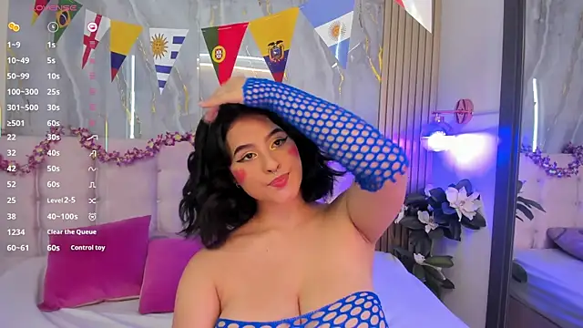 SalomeeHills' Live XXX Chat