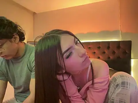הופעת וובקאם של DesireLuxe